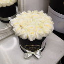 Белые розы в коробке - 29 шт Белые розы в коробке - 29 шт