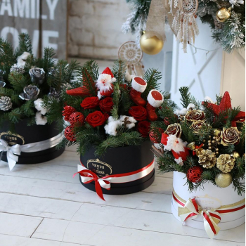 Новогодний букет с розами от 25 шт.