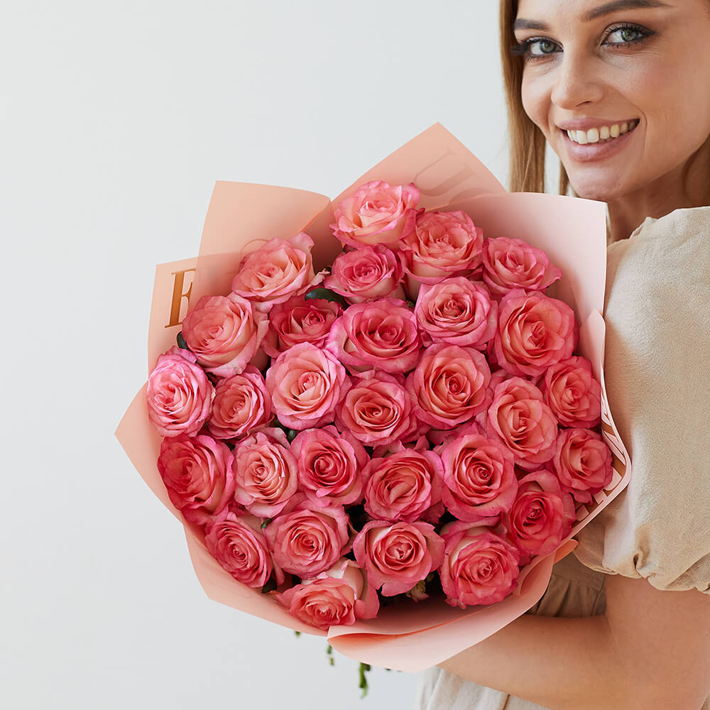 Розовые розы в букете - 31 шт. Розовые розы в букете - 31 шт.