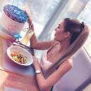 Голубые розы в коробке от 9 шт. Голубые розы в коробке от 9 шт.