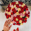 Микс из роз в букете - 81 шт. Микс из роз в букете - 81 шт.