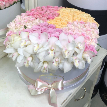 Букет с орхидеями и розами - 131 шт.