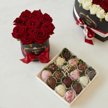 Красные розы в коробке - 9 шт. Красные розы в коробке - 9 шт.