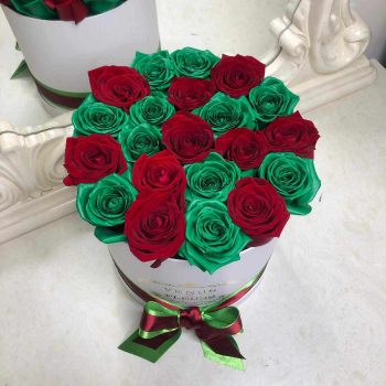 Красно-зеленые розы - 19 шт. Красно-зеленые розы - 19 шт.