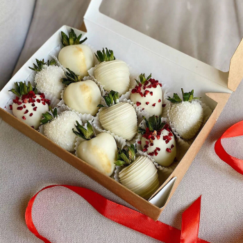 Клубника в шоколаде - Белый лебедь