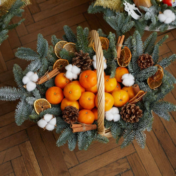 Новогодняя корзина с мандаринами от 35 шт. Новогодняя корзина с мандаринами от 35 шт.