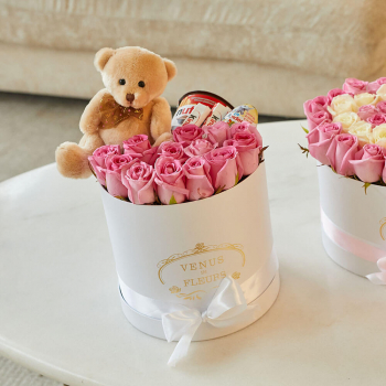 Цветы с шоколадом в коробке купить в Москве ✿ Заказать на дом цветы с  шоколадом