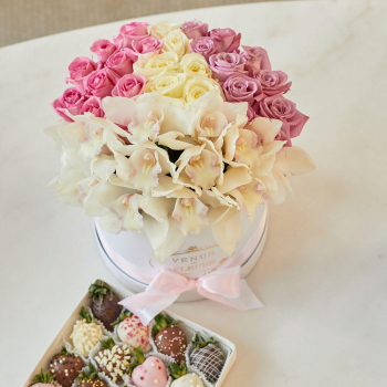 Розы с орхидеями в коробке от 29 шт. Розы с орхидеями в коробке от 29 шт.