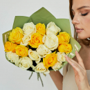 Бело-желтые розы в букете - 15 шт. Бело-желтые розы в букете - 15 шт.