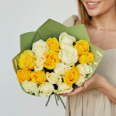 Бело-желтые розы в букете - 15 шт. Бело-желтые розы в букете - 15 шт.