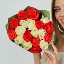 Бело-оранжевые розы - 15 шт. Бело-оранжевые розы - 15 шт.