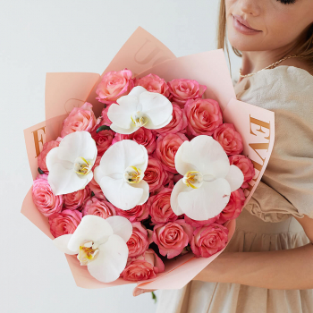 Розовые розы с орхидеями - 29 шт. Розовые розы с орхидеями - 29 шт.