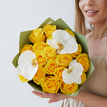 Желтые розы с орхидеями - 19 шт.