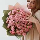 Розовые кустовые розы в букете - 25 шт. Розовые кустовые розы в букете - 25 шт.