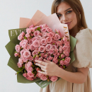 Розовые кустовые розы в букете - 25 шт. Розовые кустовые розы в букете - 25 шт.