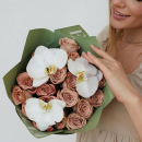 Кофейные розы с орхидеями - 15 шт. Кофейные розы с орхидеями - 15 шт.