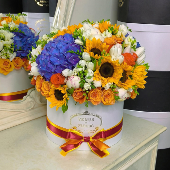 Микс с подсолнухами в коробке - 151 шт. Микс с подсолнухами в коробке - 151 шт.