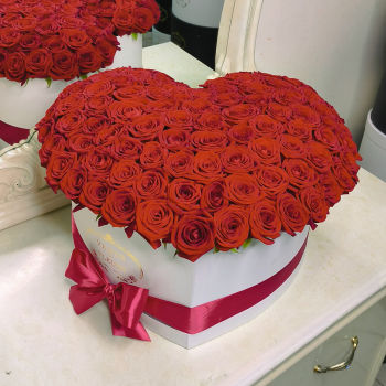 Сердце из красных роз - 101 шт. Сердце из красных роз - 101 шт.