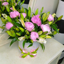 Лилии и пионы в коробке - 19 шт. Лилии и пионы в коробке - 19 шт.