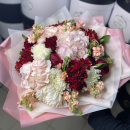 Гортензии с пионами в букете - 35 шт. Гортензии с пионами в букете - 35 шт.