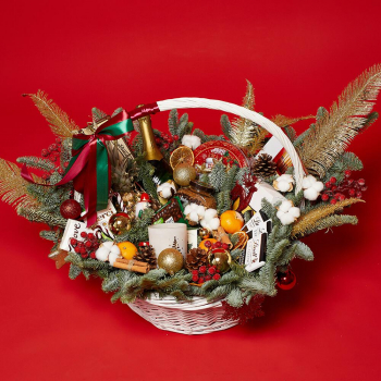 Новогодняя корзина - 49 шт.