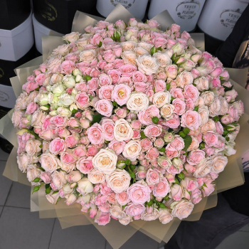 Розовый микс из кустовых роз от 29 шт.