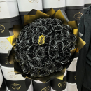 Букет черных роз с одной золотой от 9 шт. Букет черных роз с одной золотой от 9 шт.