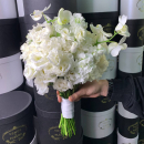 Свадебный букет с эустомой и маттиолой - 25 шт. Свадебный букет с эустомой и маттиолой - 25 шт.