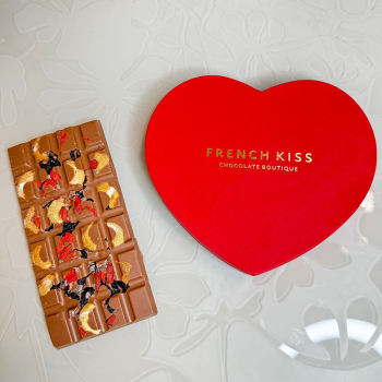 Плитка "Молочный шоколад с сухофруктами и орехами" - French Kiss