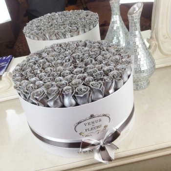 Серебряные розы в коробке от 9 шт.