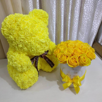 Желтые розы в коробке от 9 шт.