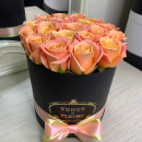 Оранжевые розы в коробке - 21 шт. Оранжевые розы в коробке - 21 шт.