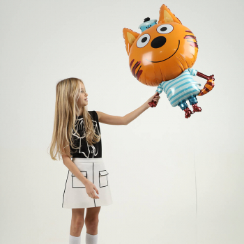 Шар - в гостях у коржика