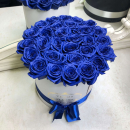 Синие розы в коробке от 9 шт. Синие розы в коробке от 9 шт.