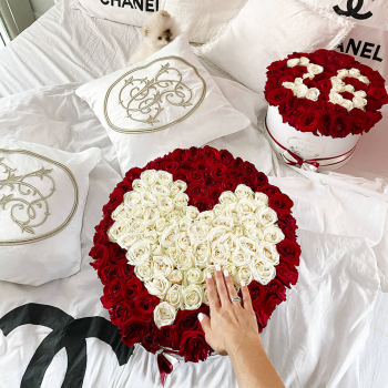 Красные розы с сердцем от 51 шт.