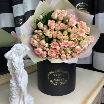 Букет кустовых роз - 9 шт. Букет кустовых роз - 9 шт.