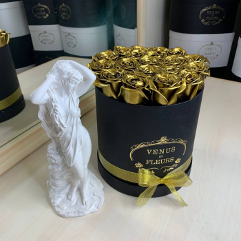 19 золотых роз в коробке 19 золотых роз в коробке