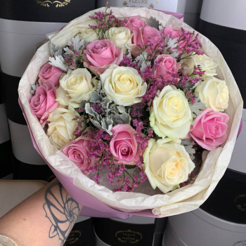 Букет из 19 нежных роз Букет из 19 нежных роз