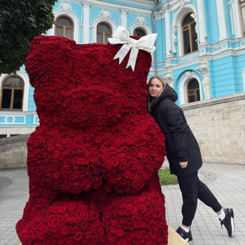 Мишка из роз - 3501 роза. Мишка из роз - 3501 роза.