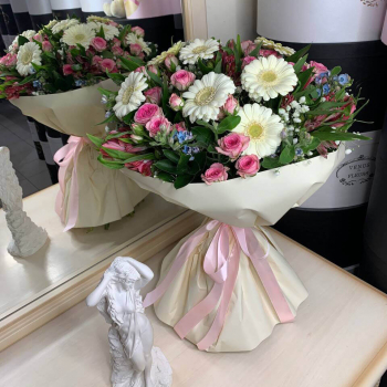 Нежный букет с герберами - 45 шт.