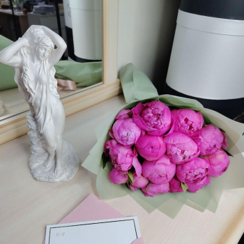 15 розовых пионов в букете