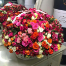 Микс из кустовых роз в корзине от 81 шт. Микс из кустовых роз в корзине от 81 шт.