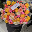 Разноцветные розы в букете от 19 шт. Разноцветные розы в букете от 19 шт.