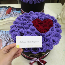 Фиолетовые розы с сердцем от 51 шт. Фиолетовые розы с сердцем от 51 шт.