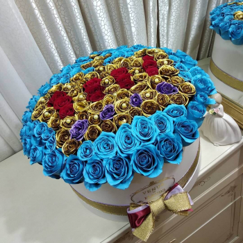 Голубые розы "Её величество" от 131 шт.