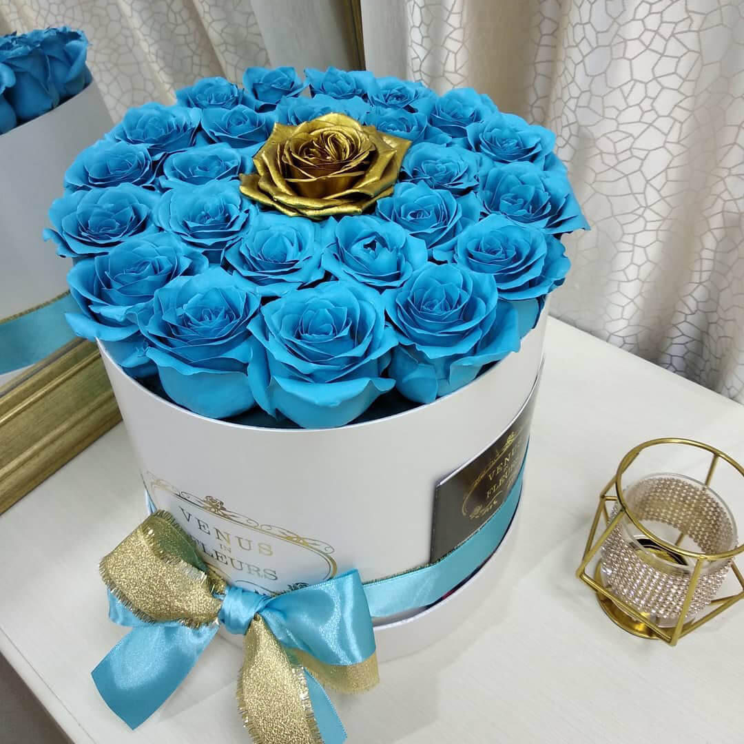 Голубые розы в коробке от 9 шт. за 4 790 руб. | Бесплатная доставка цветов по Москве