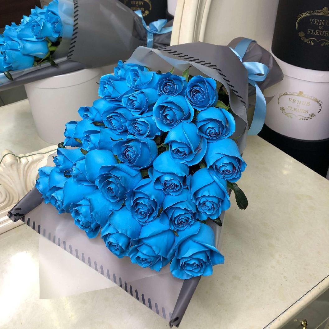Букет голубых роз - 31 шт. за 10 390 руб. | Бесплатная доставка цветов по Москве