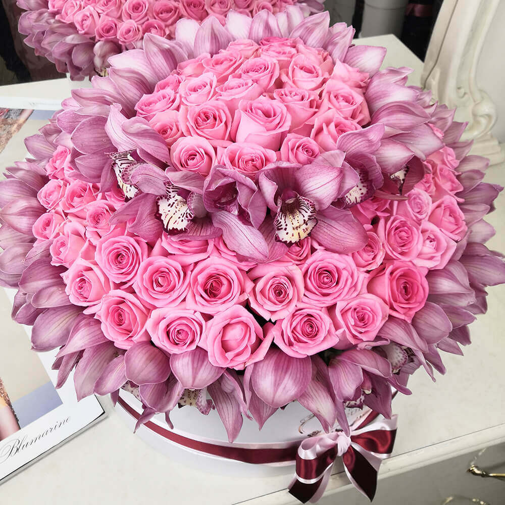 131 роза - стильный букет за 27 290 руб. | Бесплатная доставка цветов по  Москве