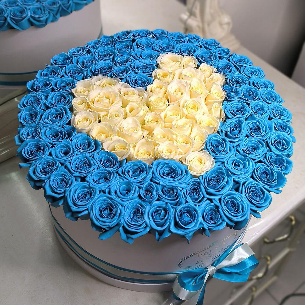 Голубые розы с сердцем от 51 шт. за 11 590 руб. | Бесплатная доставка цветов по Москве